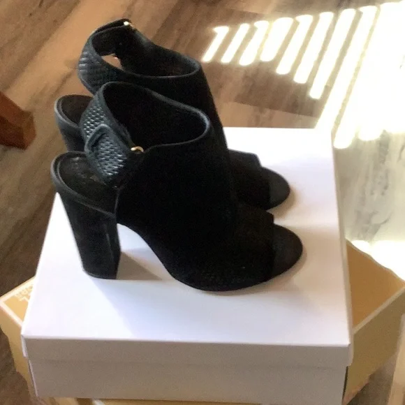 Aldo Black Women's Heels - Picture 4 of 9